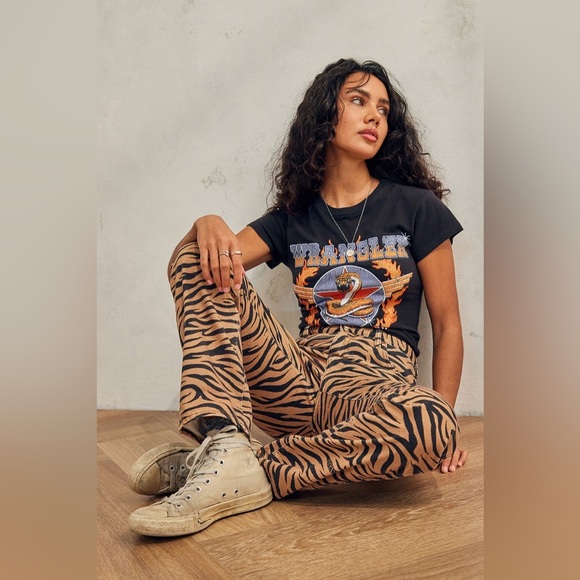 Wrangler Anthropologie Wild West Purr Tiger Printed straight‎ Denim Jeans 28 NWT - Picture 1 of 13